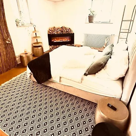 Privatzimmer, Geteiltes Bad Und Toilette *