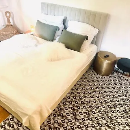 Apartment Privatzimmer, Geteiltes Bad Und Toilette Wurzburg