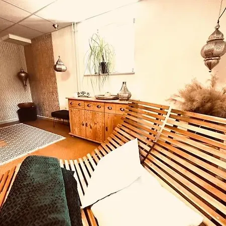 Privatzimmer, Geteiltes Bad Und Toilette *